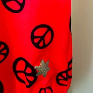 Snowflake Hot pink peace Leo, AM